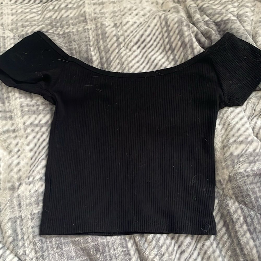 American Eagle Ribbed Black Off-Shoulder Top - Picture 3 of 3